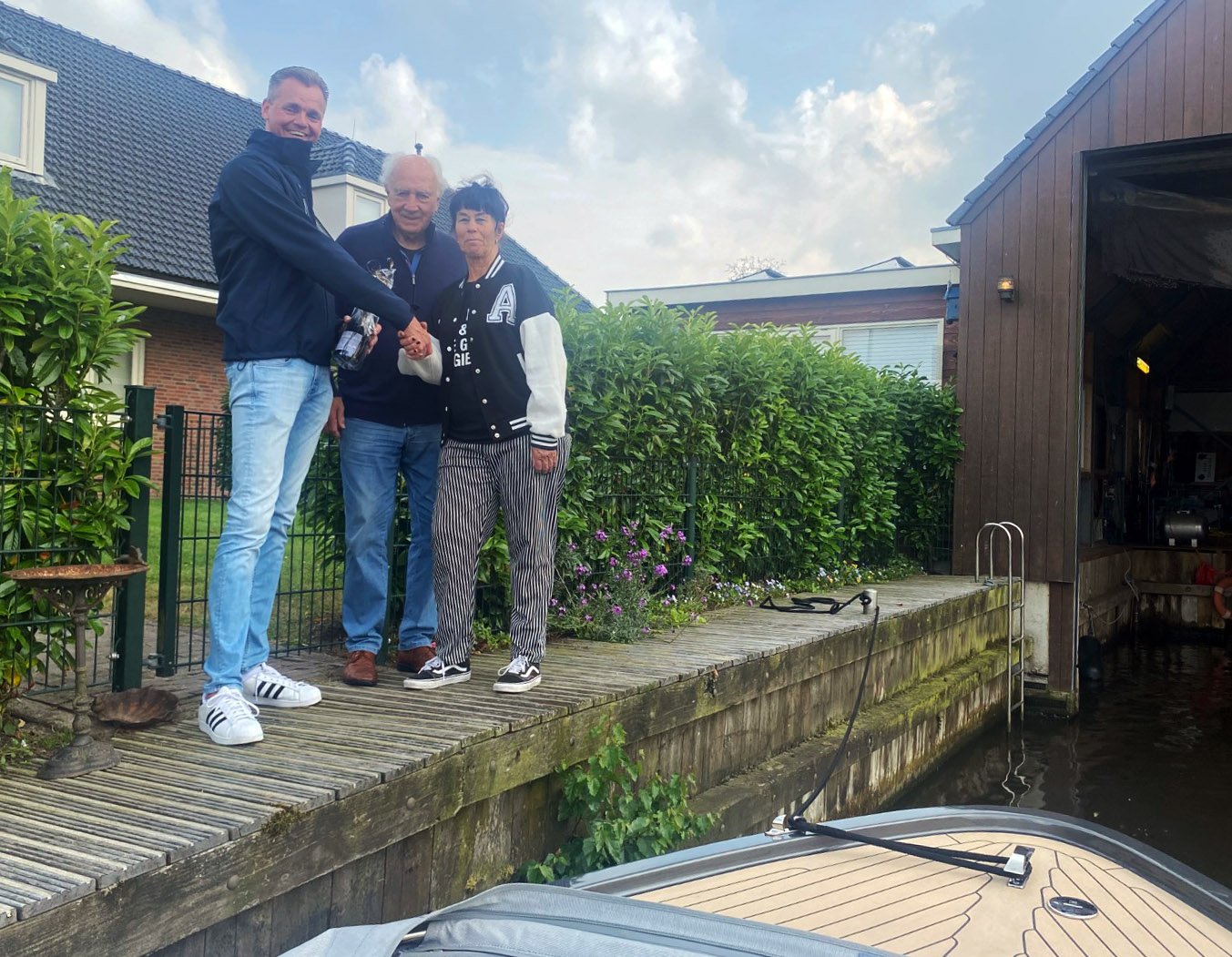 Riemer en Annie van der Velde nemen de E800 in ontvangst